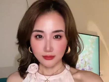 巴曙松失联再次提醒大家不要相信光环。谨记一句话:没有作用到你身上的价值,就等于没价值。最重要的是你在他面前是谁,而不是他是谁‼️##经济 #财经 #金融 #投资 #提升认知