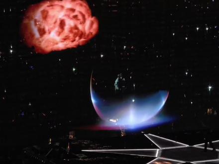 周深香港启德夸年演唱会#演唱会现场live 天花板!天籁之音!现场太幸福了! 有 不想睡+璀璨冒险人+我以渺小爱你+大鱼+起风了+地球没有你 合集