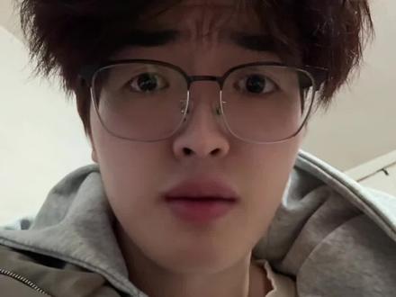 国投白银LOF基金一天跌31.5%合理吗,临时改规则,新规则下现在又大涨了,卖的人是韭菜吗#白银 #韭菜