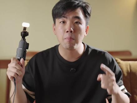 大疆Pocket4配件怎么选❓快来抄作业✅ Pocket4标配确实强,但想发挥全部性能,还得靠配件👇
✅多功能支架:手持+桌面+外接全搞定,像小兔子立着自拍超方便
✅保护壳:厚实软硅胶,裸机党必入
✅滤镜套装:CPL消反光、黑柔拍人美、可变ND拍慢门必备
✅小短腿:自动弹开自动收,揣兜就走
我的优先级:支架+滤镜+保护壳!
你还有啥宝藏配件?评论区反向安利我🙋
#我在抖音聊科技 #科技下一站 #当我用ai创作 #斯莫格pocket4磁吸小短腿 #大疆爱是action