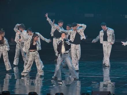 唱作编弹全拿捏,全能音乐人实锤,@刘宪华Henry-Lau 东方跨年首秀唱功超稳!#东方卫视跨年# #刘宪华首次加盟东方卫视跨年##闪耀2026##刘宪华henry #刘宪华