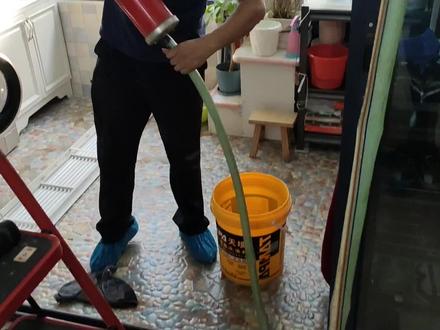 空调日常#家用多联机漏水,冷凝水管堵水管坡度不够(库存)