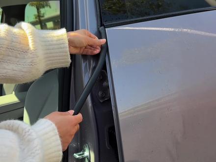 我们小鹏平时车内噪音比较大,还会莫名其妙出现很多
灰尘,其实原因就是密封条不足,快来给爱车安排上这三处密封条,有效的提升用车体验。#小鹏#车品#汽车用品#汽车隔音