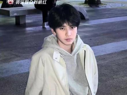 这不直接帅我心巴上了吗~#徐佳欢 #天津 #运动员 #亚锦赛 #体育生