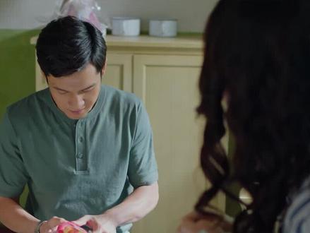 #电视剧沸腾人生 艾长安@韩东君ElvisHan 来医院看望杨薇薇@景如洋 ,杨薇薇由衷祝福艾长安沈夏@阚清子 幸福,#杨薇薇好洒脱 啊!
