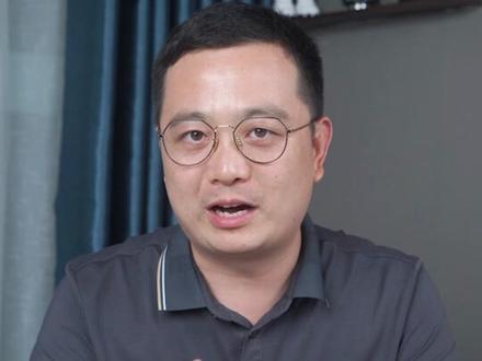 理想为什么被骂,其实就是定位太精准了,完完全全就是服务那千分之二的群体,那不就是得罪了99.98%的人么?但是,小而美未尝不可,毕竟现在就理想最有理想了 #猫哥真体验 #理想L9 #新能源汽车