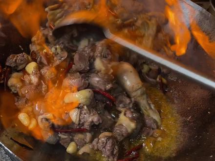 #黄焖大鹅 鹅肉你就这样做,只要方法对,没有做不会#鹅 #抖音美食创作人 @DOU+小助手