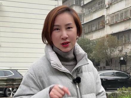 电动车居然这么智能?雅迪白鲨二代刷新认知🤯 iRide 便捷控车系统,手机靠近即解锁、离车即落锁,还支持密码、手表多元解锁;6 寸全彩智慧屏强光下也清晰,投屏导航、看音乐信息都不用掏手机,通勤直接解放双手!
#雅迪白鲨二代 #智能电动车 #有没有买过的来晒晒 #这也能开播