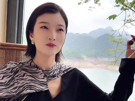 女人养气血的宝藏饮品! 阿胶滋阴,强韧体质、延缓衰老,喝出由内而外的红润好气色。@杨小曼 #漠小曼品牌 #人参 #补气血
