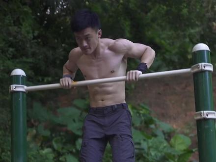 如何进阶标准双力臂,动作细节讲解。