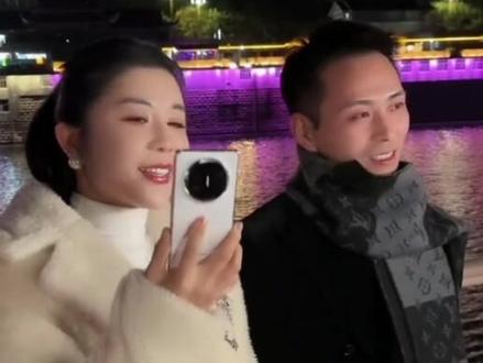 满仓妹妹和索图哥哥长江三峡轮船游,“互生情愫”,你喜欢我,我也喜欢你。#恋爱的感觉 #爱情来了