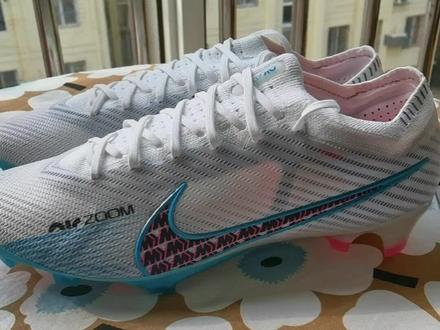 足球鞋磨钉简述#足球鞋 #足球装备 #刺客15