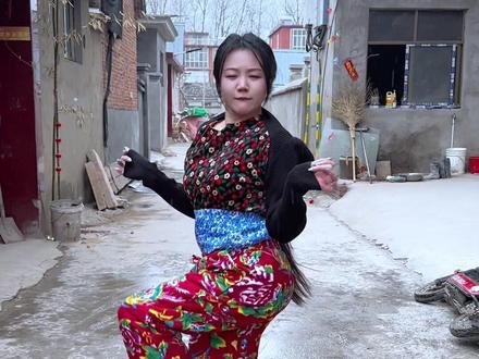 看一眼,你就会爱上我!#聂小妹