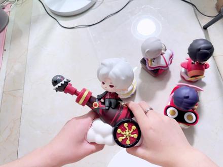 秦彻和祁煜的玩具带隐藏开关!其他三人的似乎没有。是因为这俩满地跑吗哈哈哈哈哈哈哈哈😂吓死我了我一开始以为我秦彻的玩具才玩了三分钟就不行了……#恋与深空肯德基 #恋与深空 #秦彻 #祁煜