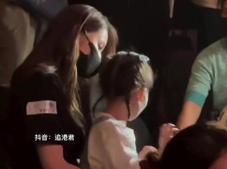 张馨月带女儿看林峯演唱会#张馨月 #林峯