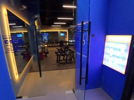 健身房不大,
装得下你所有的蜕变#一起健身