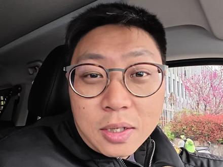 今天亲自到店提新款坦克700,从看车体验到签单付款,直接拿下心仪座驾@魏建军
#坦克700 #新款坦克700 #硬派越野 #南京果米传媒 #坦克