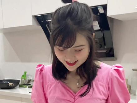 普通锅蒸米饭需要多久 b686a94ed22ce6aef059a5a99b8cd2f7~tplv-dy-resize-origshort-autoq-75:330.jpeg?x-expires=1988582400&x-signature=zGwIo21i5%2B06FiARhy2Ctoeq1B8%3D&from=3213915784&s=PackSourceEnum_AWEME_DETAIL&se=false&sc=cover&biz_tag=pcweb_cover&l=20230109080209CB244B62DD1951001624