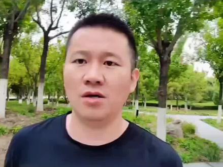 大龄“中海油平台”招工简介:
1.年龄和培训时间:18~45周岁男士
一般培训40天左右,拿到各种证后,即可上岗。
2..具体流程:先报名在成武残联医院体检,合格后,再去天津中海油医院复检,过关后办理健康证。
3.专业选择:电工或焊工
4.技能培训费和办证费16800元,交费有两个方案:
方案一:一次性交清16800元,即可参加培训
方案二:家庭困难的,先交5000元,剩余款项,可有公司担保借款,上班后从工资里陆续扣下。
5.签就业协议书
6.前三个月为实习期,每月工资7000元,三个月后陆续涨工资8000~9000…一年后工资一般在1.2万左右,两年后1.5~1.8万左右,最高拿到3.2万以上,以上工资均含加班费,扣完六险一金后,领到手里的工资。
7.工作时间:每天工作八个小时,超过八小时均有加班费,工作性质都是现代化的技术工,不累,六险,单位交60%,个人承担40%,上班15年均可领退休金,52周岁退休,入职年龄大不够15年的,自己补齐,均可领退休金。
8.吃、住和服装免费。每天生活补贴180~240元,自助餐性质。有洗衣房和无线网络,有业余健身房等。
9.工资发放:按周期发工资,28天~48天为一个周期。最短28天,最长48天,可以休息3~7天,每天补贴生活费60元。
咨询电话:15552376262(韩老师)