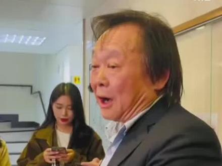 #王世坚 腼腆笑 说统一次就好😂#热点 #台湾 #没出息 #采访