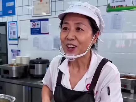 当食堂阿姨给材料专业的同学打饭时... 仅供娱乐#考研 #材料考研 #材料专业 #考研加油 #材料专业就业