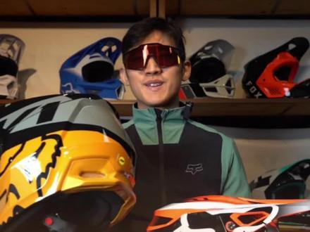 千元天花板?老款降价后,新老两款V1头盔该怎么选 #fox头盔 #越野摩托 #机车装备 #adv