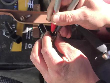 马六报p0715涡轮转速传感器电气故障,故障点就是传感器的问题,电阻时有时无#修车