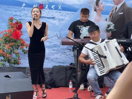 一首很流行的新疆老歌#奥英格格#婚礼现场