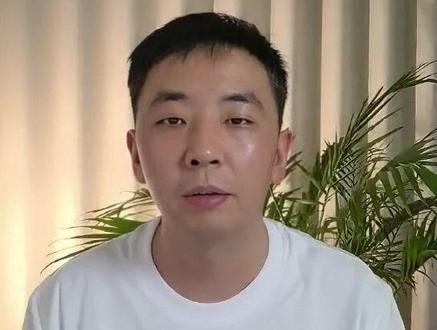 飞儿乐队3代主唱,同唱一首《lydia》,你更喜欢哪个版本呢?#飞儿乐队 #lydia