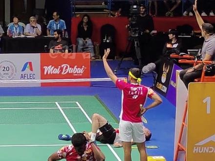 受伤引发的联想?#2023亚洲羽毛球锦标赛 #羽毛球搭档