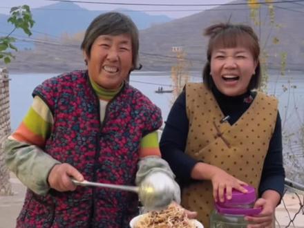 油闷辣疙瘩丝,那是脆脆爽爽 辣眼通鼻 别有一番滋味啊 真是下饭#我的乡村生活 #新农村计划2022 #油闷辣疙瘩丝