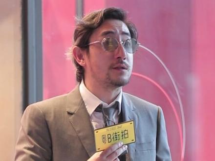 #街拍 听说你们是大叔控? #大叔 致敬 #贝克汉姆 简直帅炸了!