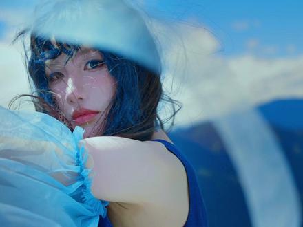 我和悬崖上的黑大蜜蜂,做了个交易#悬崖采蜜人 #蜡染 #当传统融入当下 #百young非遗计划 #非遗守护人