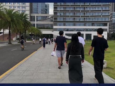 549的考生居然滑档了,太可惜了,好好的一副牌打得稀烂!#高考加油 #高三家长必看 #高考志愿填报 #张雪峰