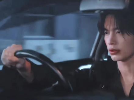 这一段飙车也太酷了吧!#双轨 #靳朝 #姜暮 #虞书欣