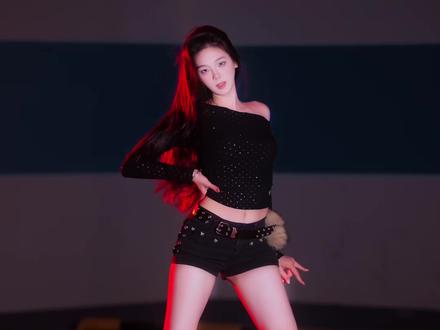 兄弟们 我女装好看吗 #Gentlemen舞蹈挑战 #gentlemen #一学就会系列 #抖音潮流舞蹈大赛