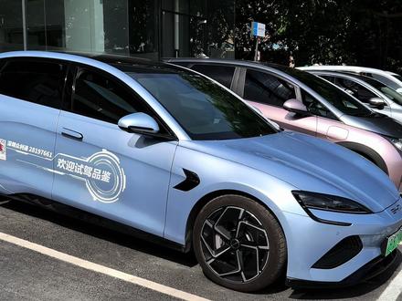 你们知道海豹钥匙距离有多远吗#比亚迪 #新能源汽车#海豹#汽车知识 #抖音汽车 #护卫舰07护卫领骑