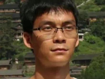 高考钉子户唐尚珺今年考得多少分 bb1cd248c710b4ca112acd37f87aaa0f~tplv-dy-resize-origshort-autoq-75:330.jpeg?x-expires=2000768400&x-signature=fh%2FS%2B49%2FFX78DkNoy4ltUAC%2BNsI%3D&from=3213915784&s=PackSourceEnum_AWEME_DETAIL&se=false&sc=cover&biz_tag=pcweb_cover&l=202305300913331E43826303A857734F6E