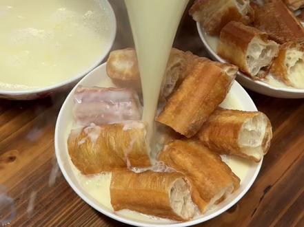 美好的一天 从淹死一根油条开始 #人间烟火#南京美食