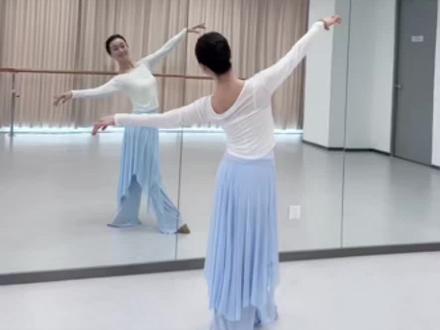 #立春 加长版背面慢速口令~#简单易学 #适合春天的舞蹈 #立春舞蹈挑战 #全网都在跳这个舞蹈 原创老师:王嘉桐