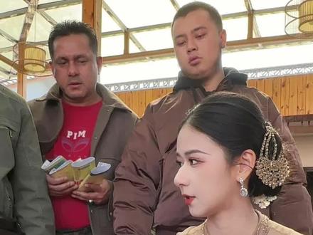 我靠自己拿下缅商高货,而缅商却要靠我吃饱饭? #思懿翡翠老板娘 #手镯懿姐