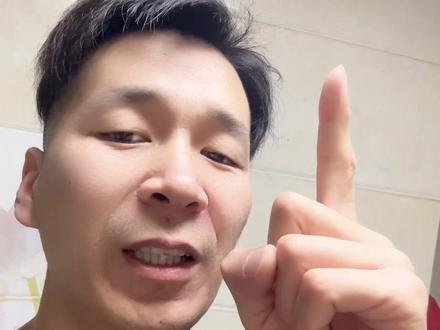 关于苹果iOS26.3的系统要不要更新?其实这个问题啊,已经很简单了,关于对于苹果用户如果灵敏度比较高了,大量更新就行了,如果你还是以前的16或18的系统啊,不要更新了,至于那些已经更新到二六的系统,不妨再更新一下也无所谓不26.3的系统还是非常完美的优化了一些电池续航啊,比如说拍照卡顿了,还有一点就是大家所说的电梯里或地下车库没信号的问题会优化的比较到位呀,可以大家尝试一下#iphone #苹果手机使用小技巧 #讨论#吐槽