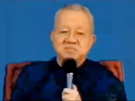 睡觉最好的姿势是仰卧,因为侧卧久了会有很多问题出来,古代王公贵族死后才能仰卧,小老百姓只能侧躺#曾仕强教授 #国学智慧 #传统文化 #易经 #易学智慧