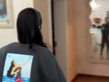 当我最爱的美人鱼卫衣被我可爱的爸爸用中性笔给美人鱼画了衣服哈哈哈哈哈哈