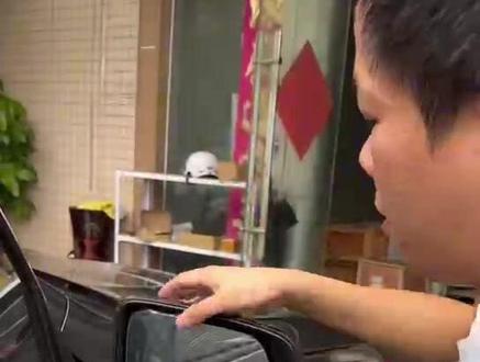 3分钟教会大家升级车辆加热模块(详细版)
讴歌rdx升级后视镜加热模块——在雨雾天比较适用,后视镜加热时,镜片后面的加热器迅速将镜面加热,慢慢的能除去镜面上的雨水或者雾气,省去了驾驶人频繁手动擦拭镜片的麻烦,从而降低了开车的危险。
#汽车好物 #加热模块