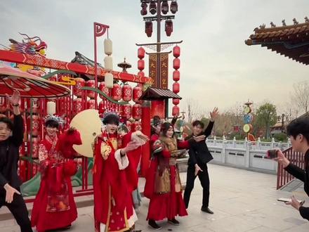 刘梓逸一字义百万运镜大揭秘 清园npc群魔乱舞版 #刘梓逸 #妮蔻 #一字义 #清明上河园