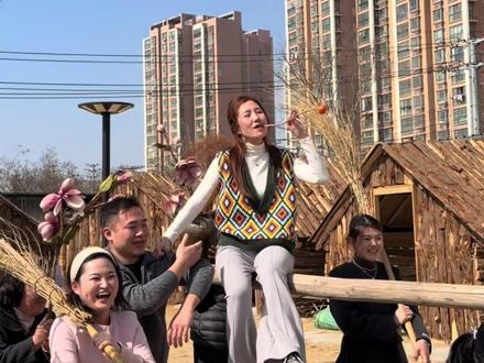 全家出动还原86版西游记#西游记抬老妖婆 #西游记86版
#四姐妹