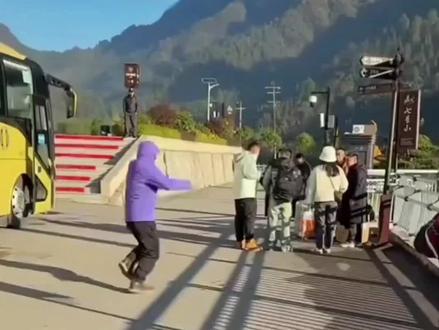 #“荒野第一深情林北”女友已到,
一大早撒“狗粮”😄