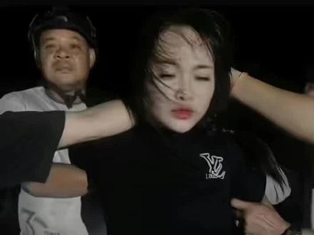 柬埔寨现实板的 天若有情
多少男人心目中的女人