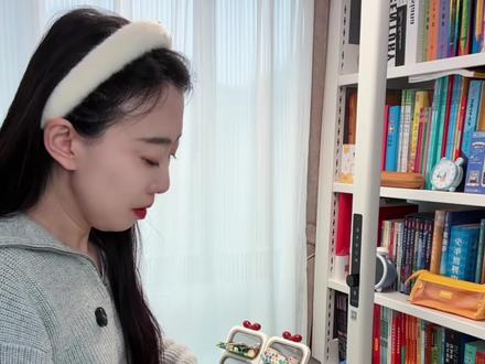 春天到了,带孩子一起观察蚕宝宝的成长,这种一体式的卫生好清理,孩子一边观察一边记录,更好的体验生命的成长#蚕宝宝成长记 #蚕宝宝太空舱 #春天来了#儿童玩具 #科学实验